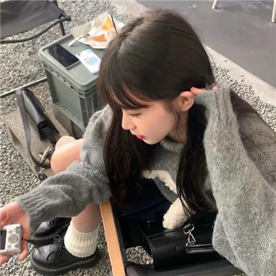 纸月亮 海报